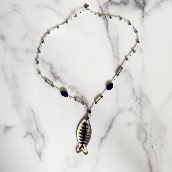 Retro long dangle fish necklace plastic pendant unique funky - Picture 1 of 4